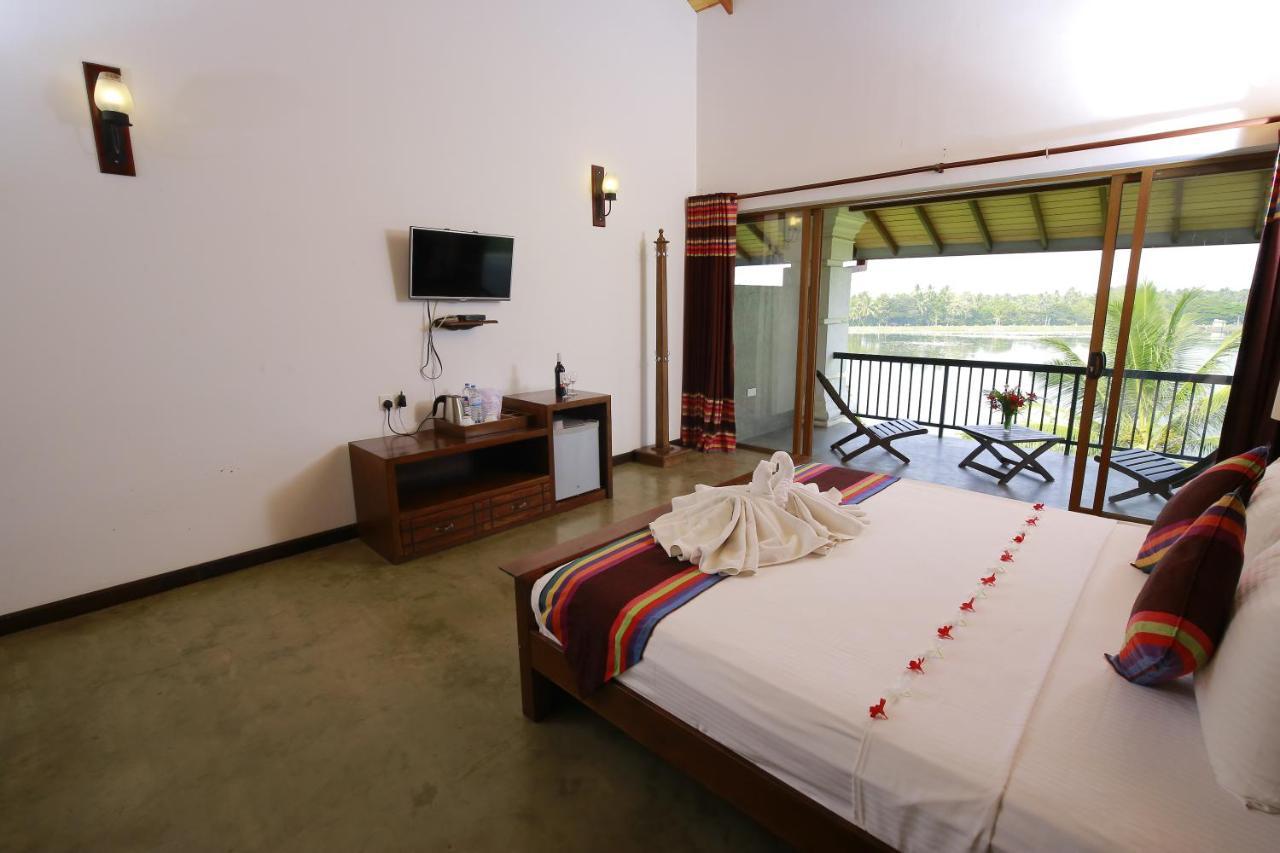 Diya Dahara Lake Resort Yala Exterior foto