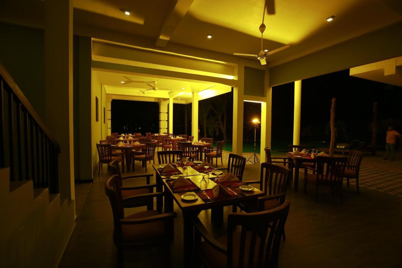 Diya Dahara Lake Resort Yala Exterior foto