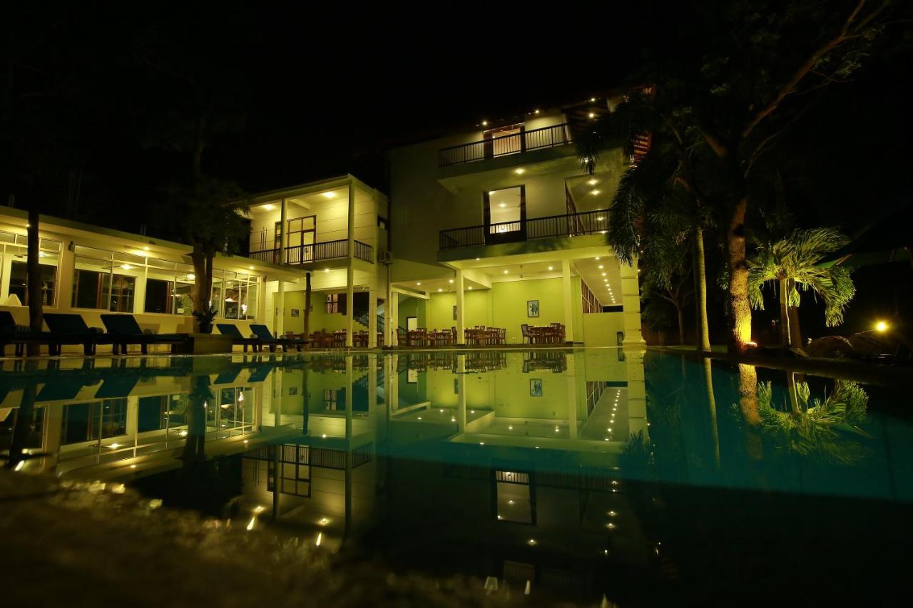 Diya Dahara Lake Resort Yala Exterior foto
