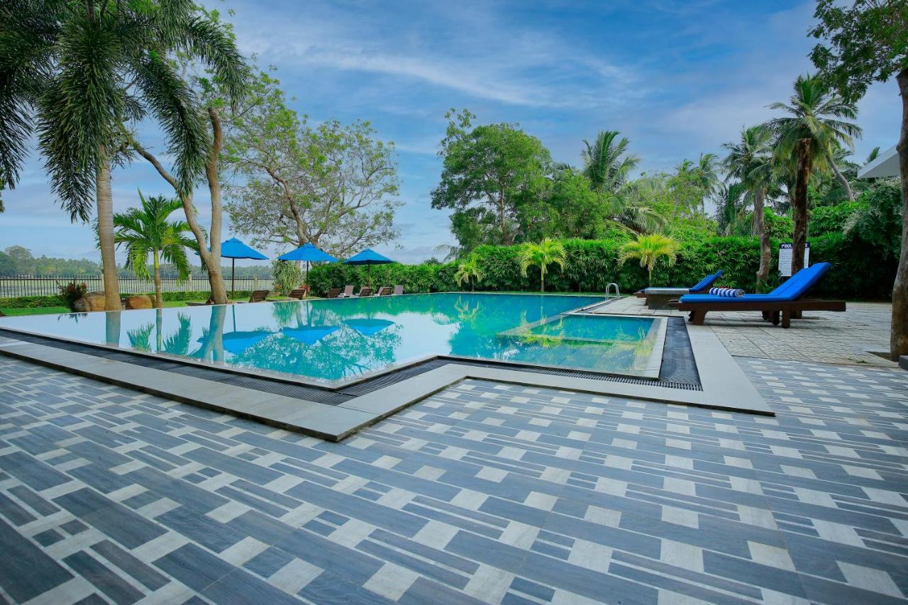 Diya Dahara Lake Resort Yala Exterior foto
