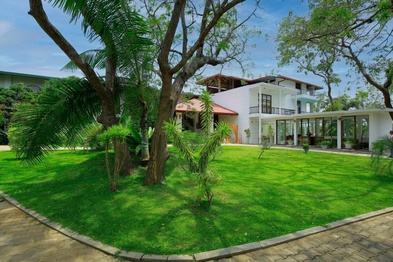 Diya Dahara Lake Resort Yala Exterior foto
