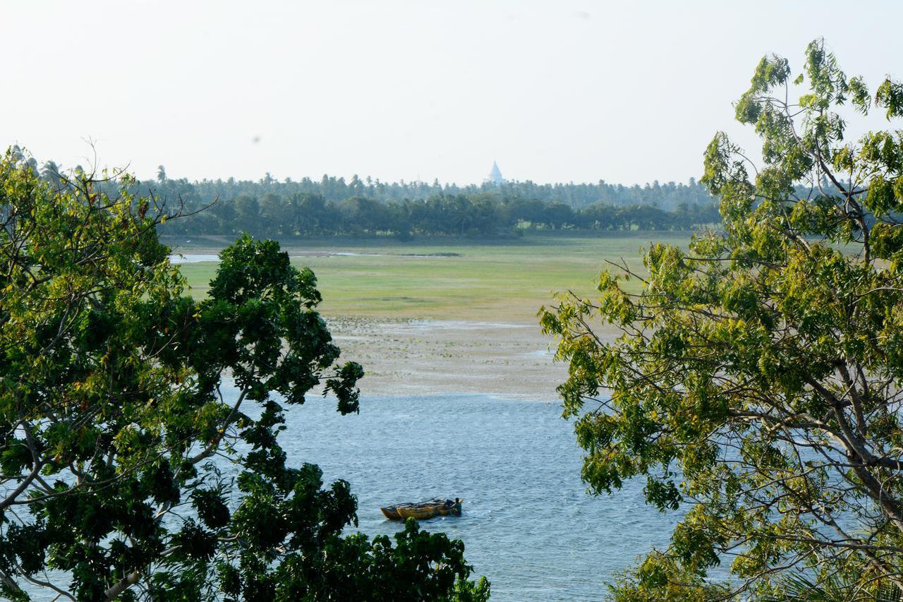 Diya Dahara Lake Resort Yala Exterior foto