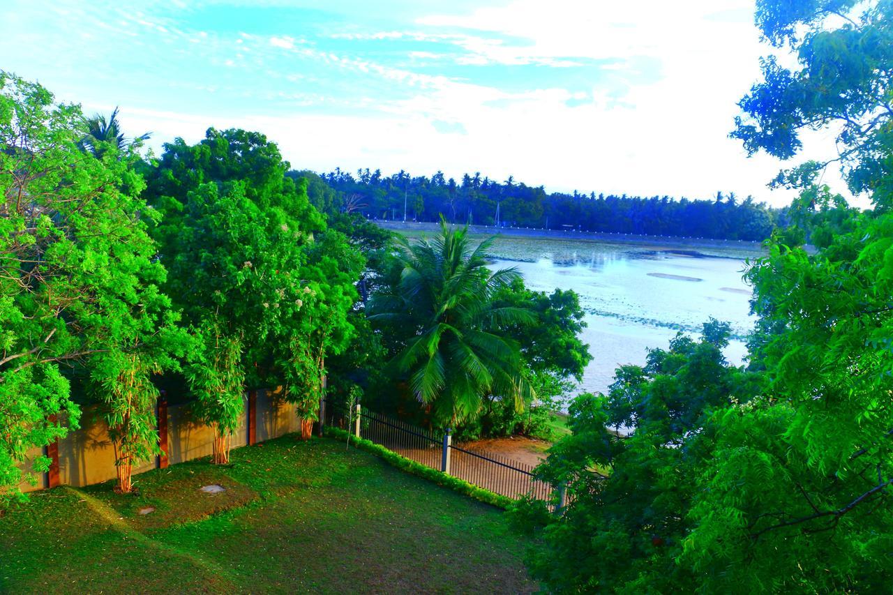 Diya Dahara Lake Resort Yala Exterior foto