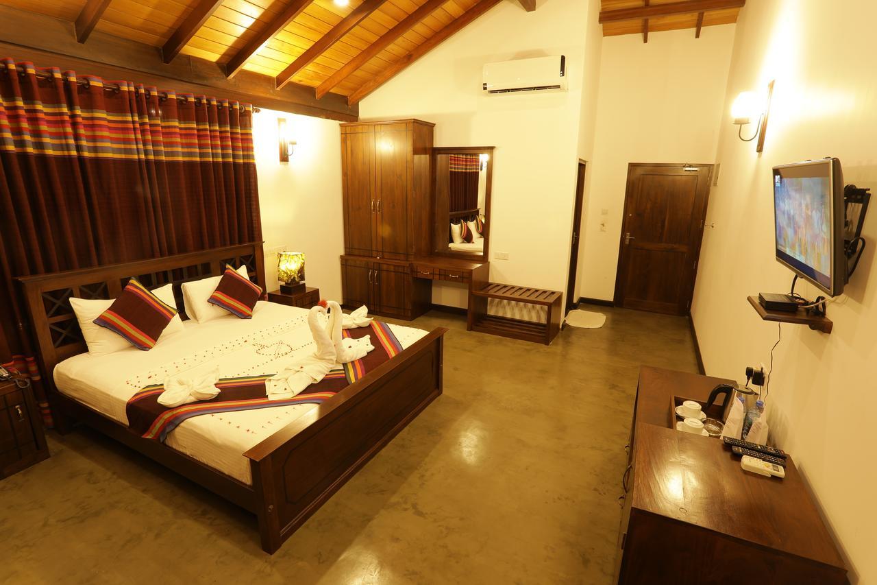 Diya Dahara Lake Resort Yala Exterior foto