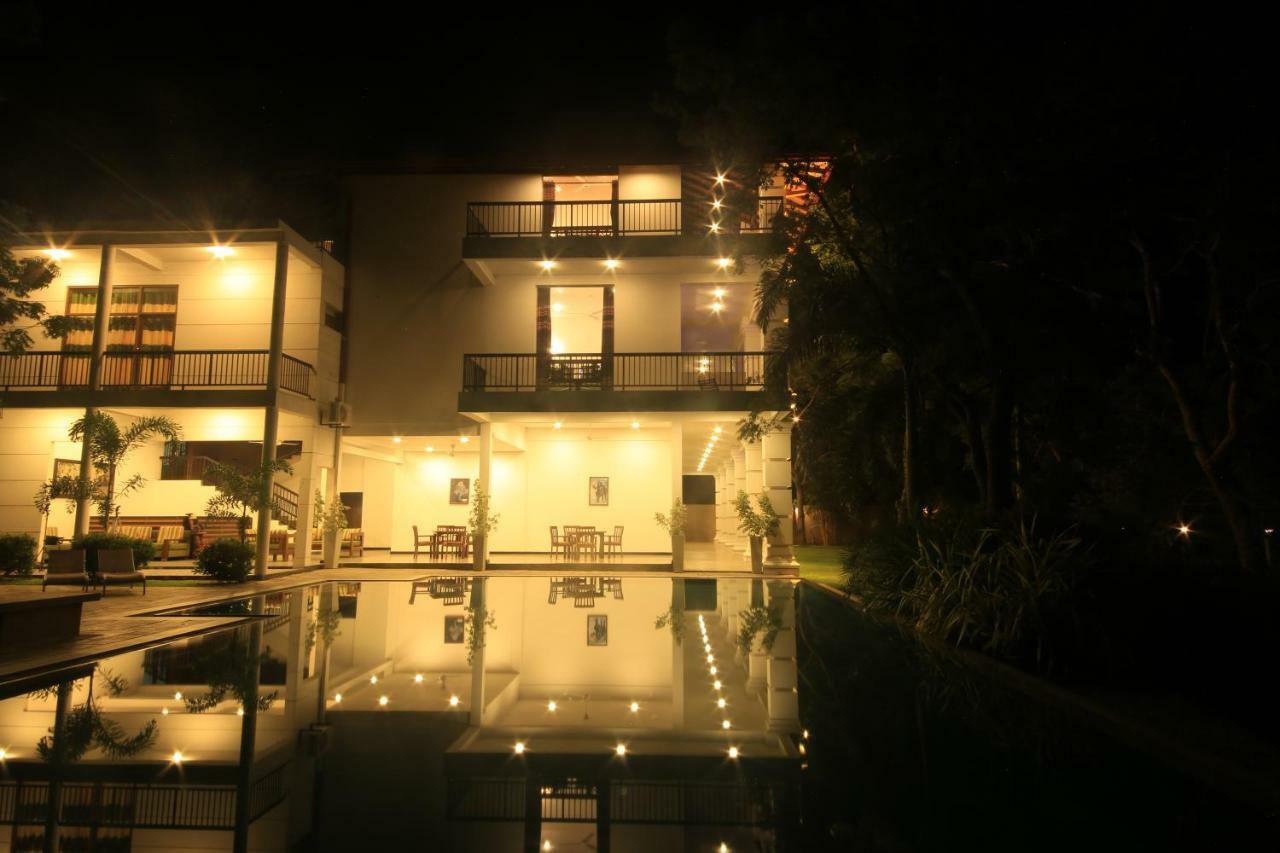 Diya Dahara Lake Resort Yala Exterior foto