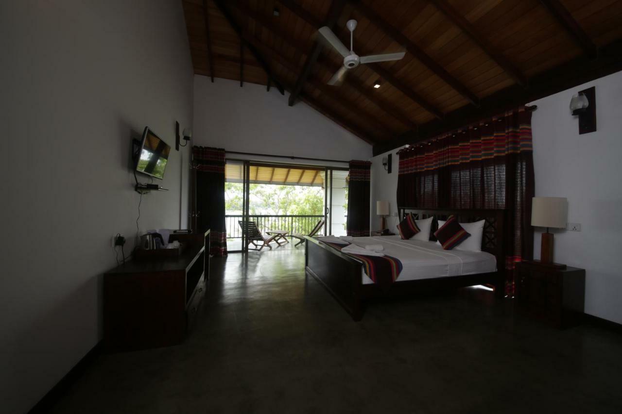 Diya Dahara Lake Resort Yala Exterior foto